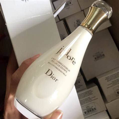 Dior J'adore Lait Embellisseur Pour le Corps .